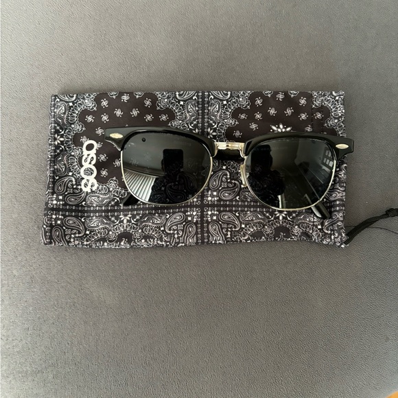 Men Sunglasses in great condition - Picture 4 of 4